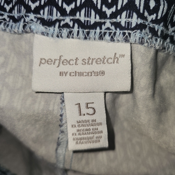 Chicos Perfect Stretch Batik Print Trousers Pants in 1.5 (M) - Picture 5 of 7